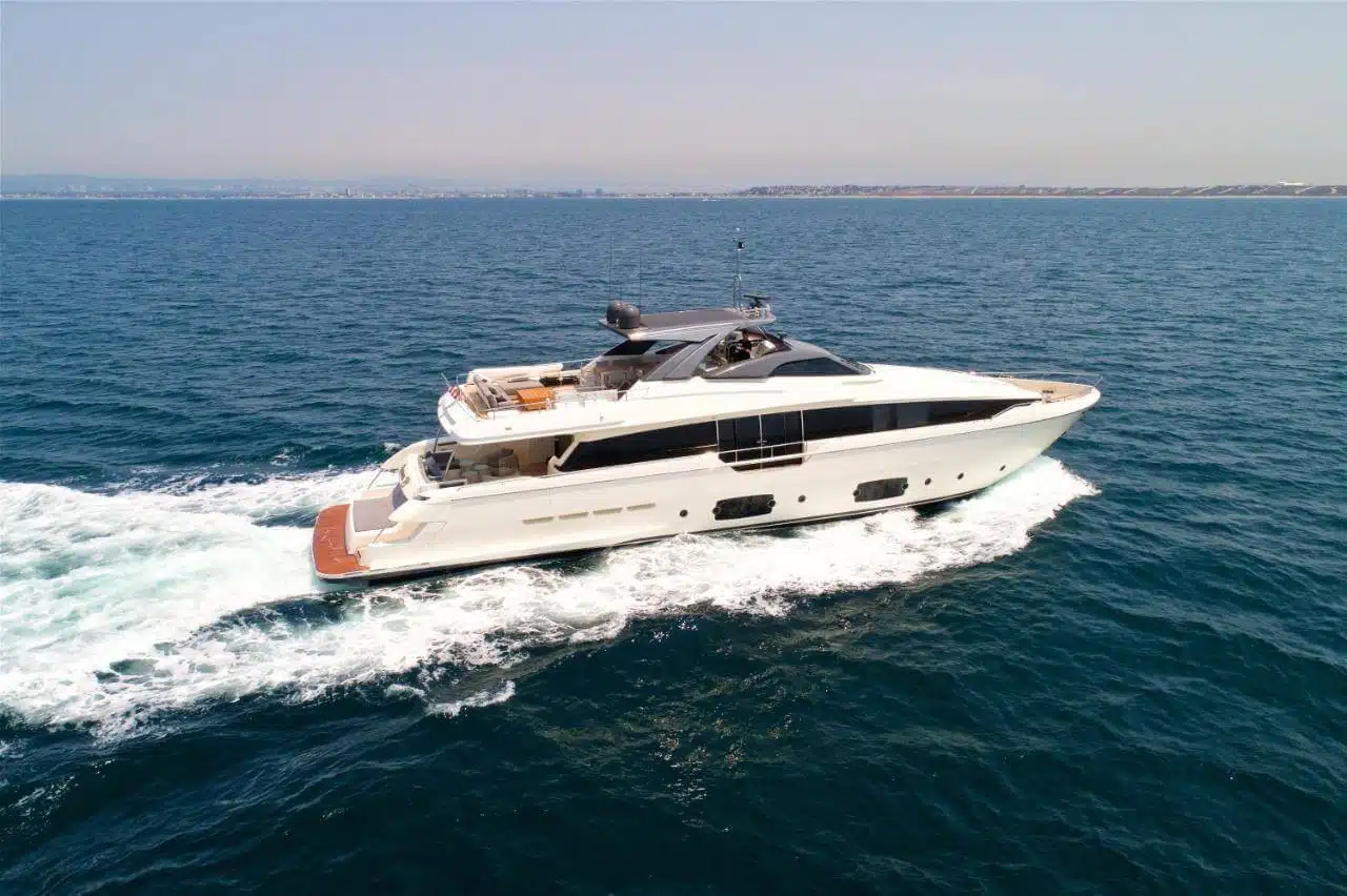96ft Ferreti