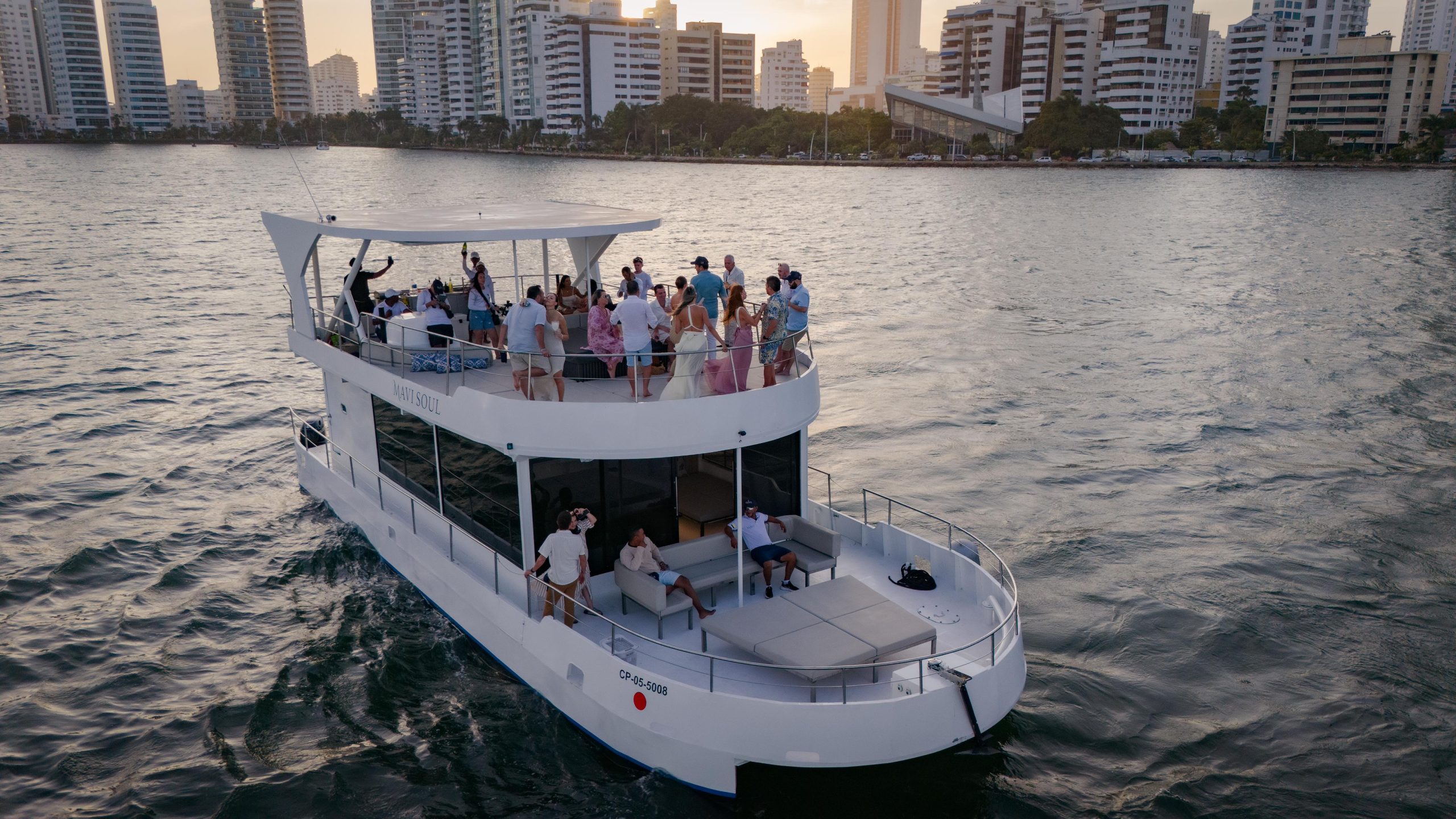 catamaran 61 ft for events